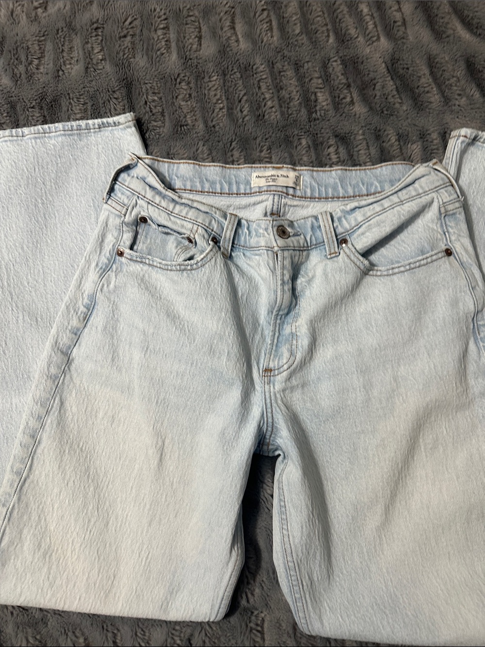 Light Wash Women's Jeans - the baggy, low rise Fit excellent condition NWOT